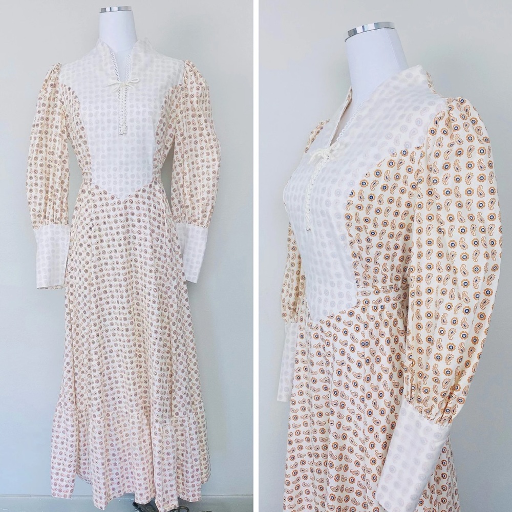 SOLD Vintage 1970s Paisley Prairie Dress